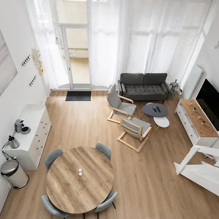 Duplex Au Calme A Deux Pas Du Centre-ville Avec Parking Privatif Et Terrasse Brest