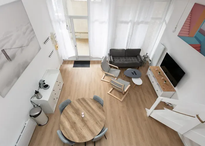 Duplex Au Calme A Deux Pas Du Centre-ville Avec Parking Privatif Et Terrasse Brest